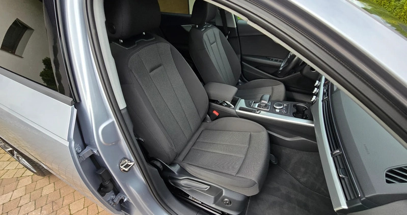 Audi A4 cena 84999 przebieg: 110440, rok produkcji 2017 z Łódź małe 704